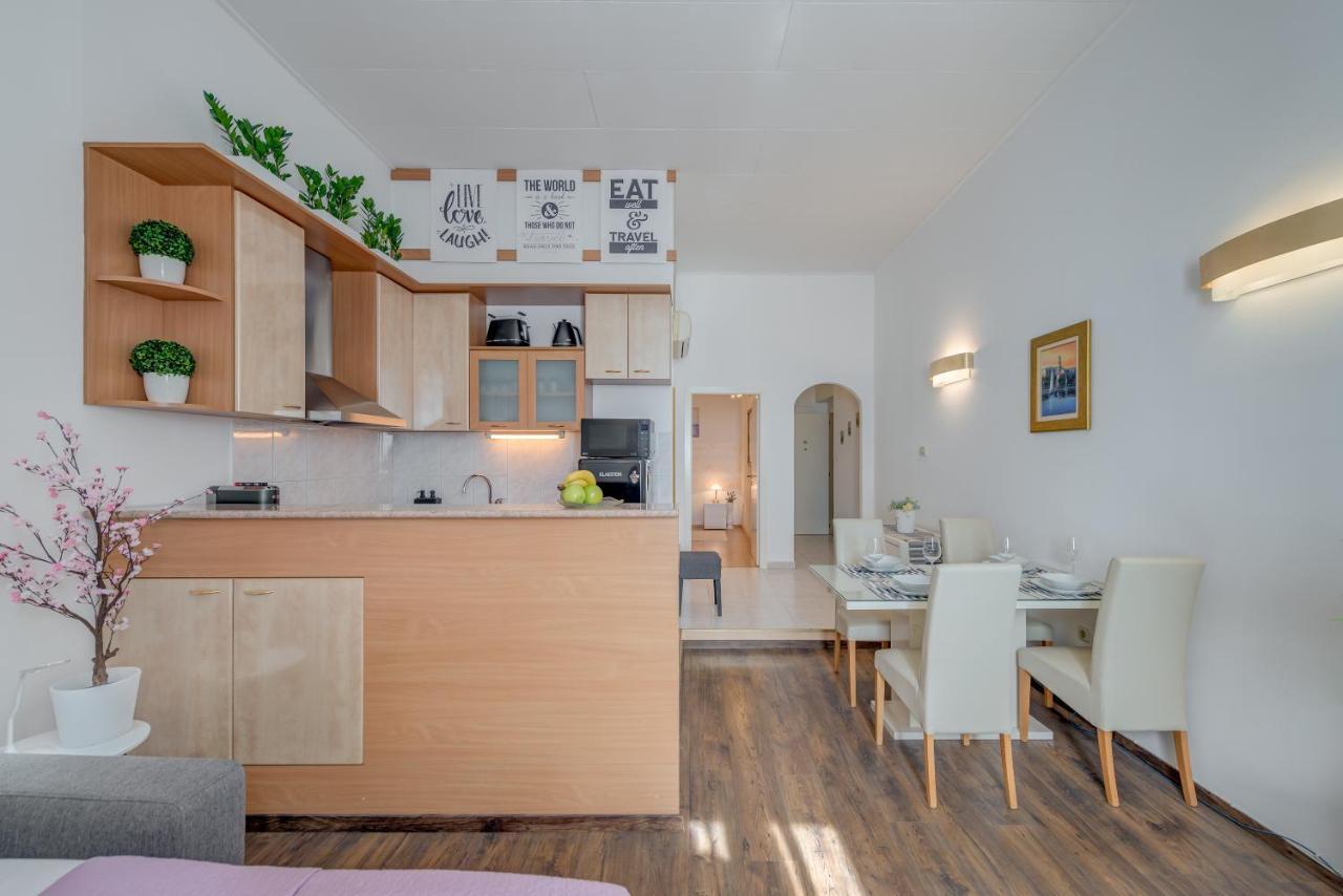 Apartments Riva Lucija By Litto Split Exterior photo